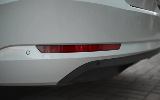 Skoda Superb cena 61999 przebieg: 239000, rok produkcji 2015 z Łosice małe 781